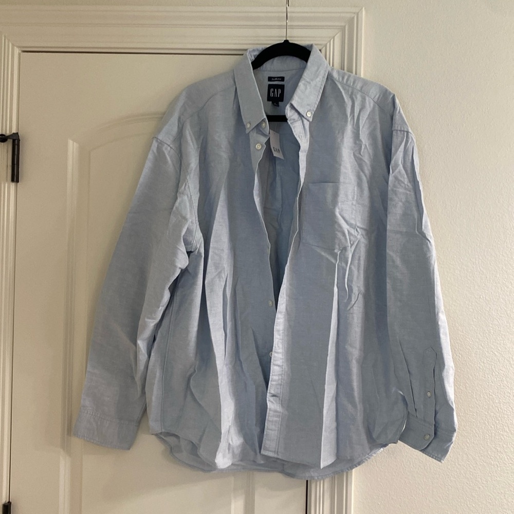Gap Men’s “the Big shirt” poplin - size Large - NWT